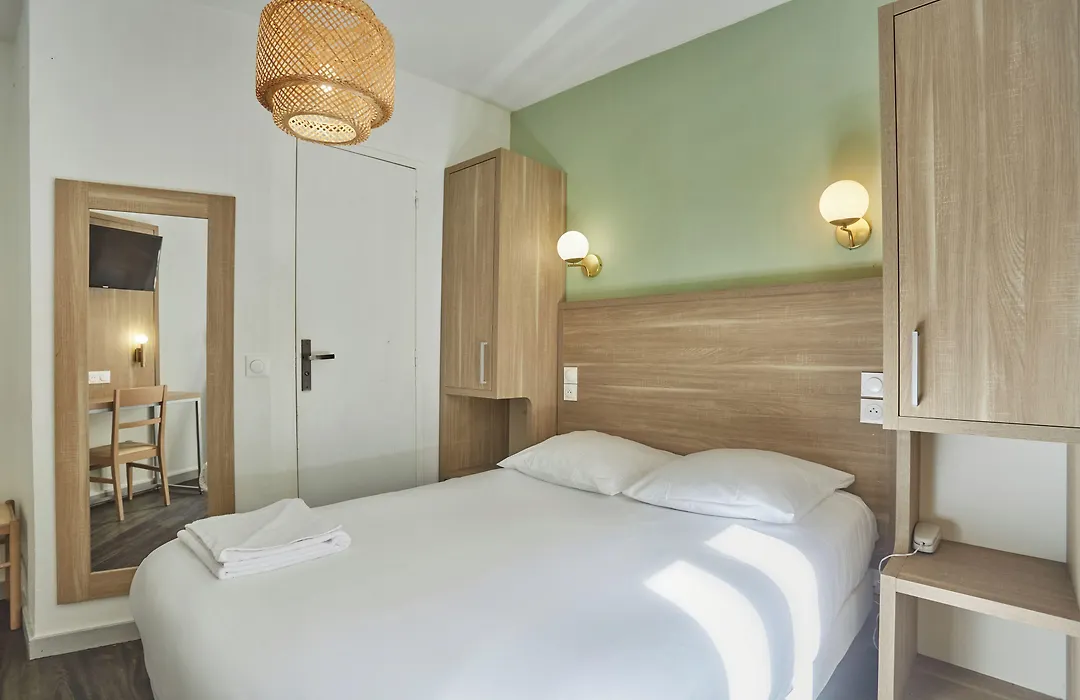 Merryl Hotel-1