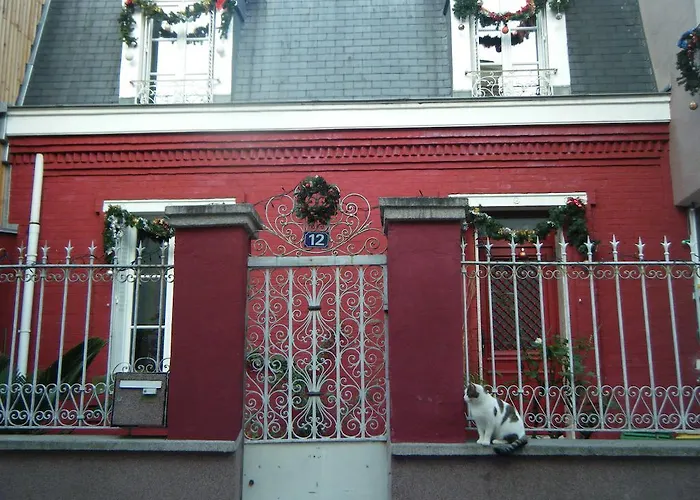 La Maison Rouge Bed and Breakfast